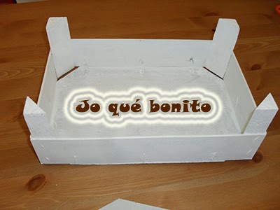 Caja de fresas reciclada con arpillera