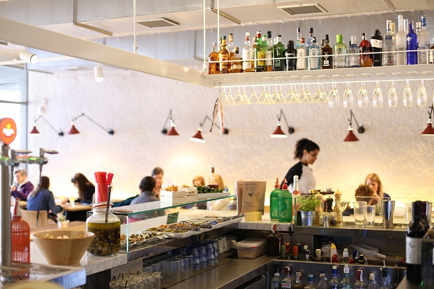 La cocina más surfera en el restaurante Caballa Canalla de Barcelona