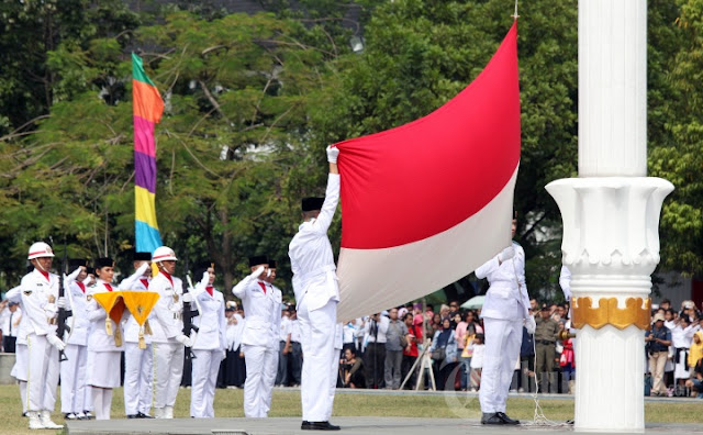 Makna Mendalam Upacara Bendera yang Lebih dari Sekedar Ceremonial Makna Mendalam Upacara Bendera yang Lebih dari Sekedar Ceremonial