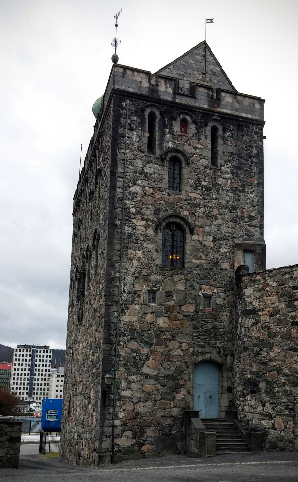 Bergenhus Fortress in Bergen - One of Norway's Oldest and Largest Fortresses  – Go Guides