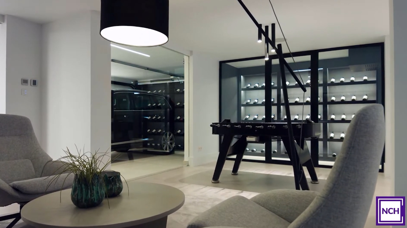 26 Photos vs. Contemporary Elegant Villa in Nueva Andalucía, Marbella - Luxury Home & Interior Design Tour 26 Photos vs. Contemporary Elegant Villa in Nueva Andalucía, Marbella - Luxury Home & Interior Design Tour