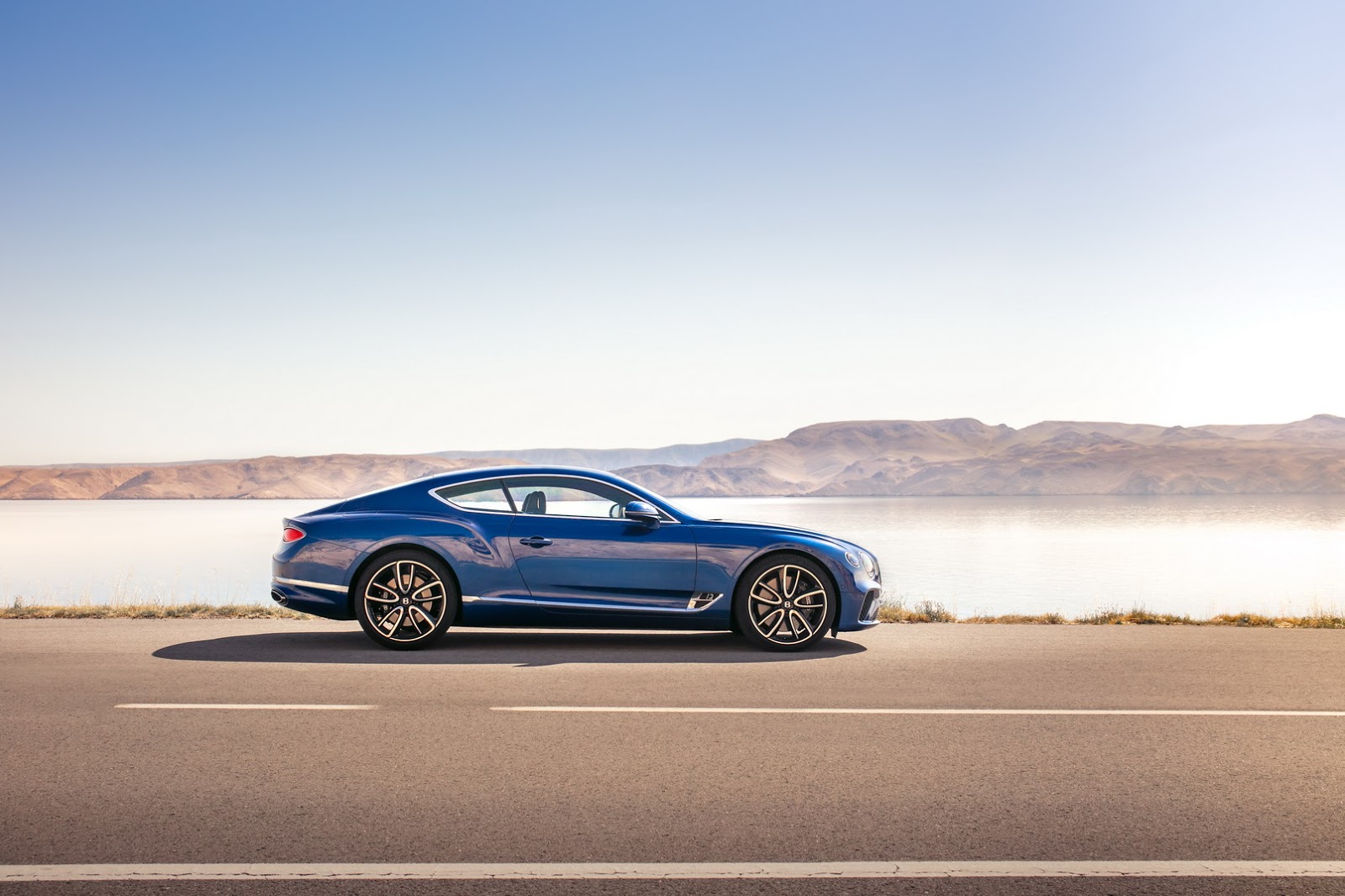 [Imagen: 2018-Bentley-Continental-GT-3.jpg]