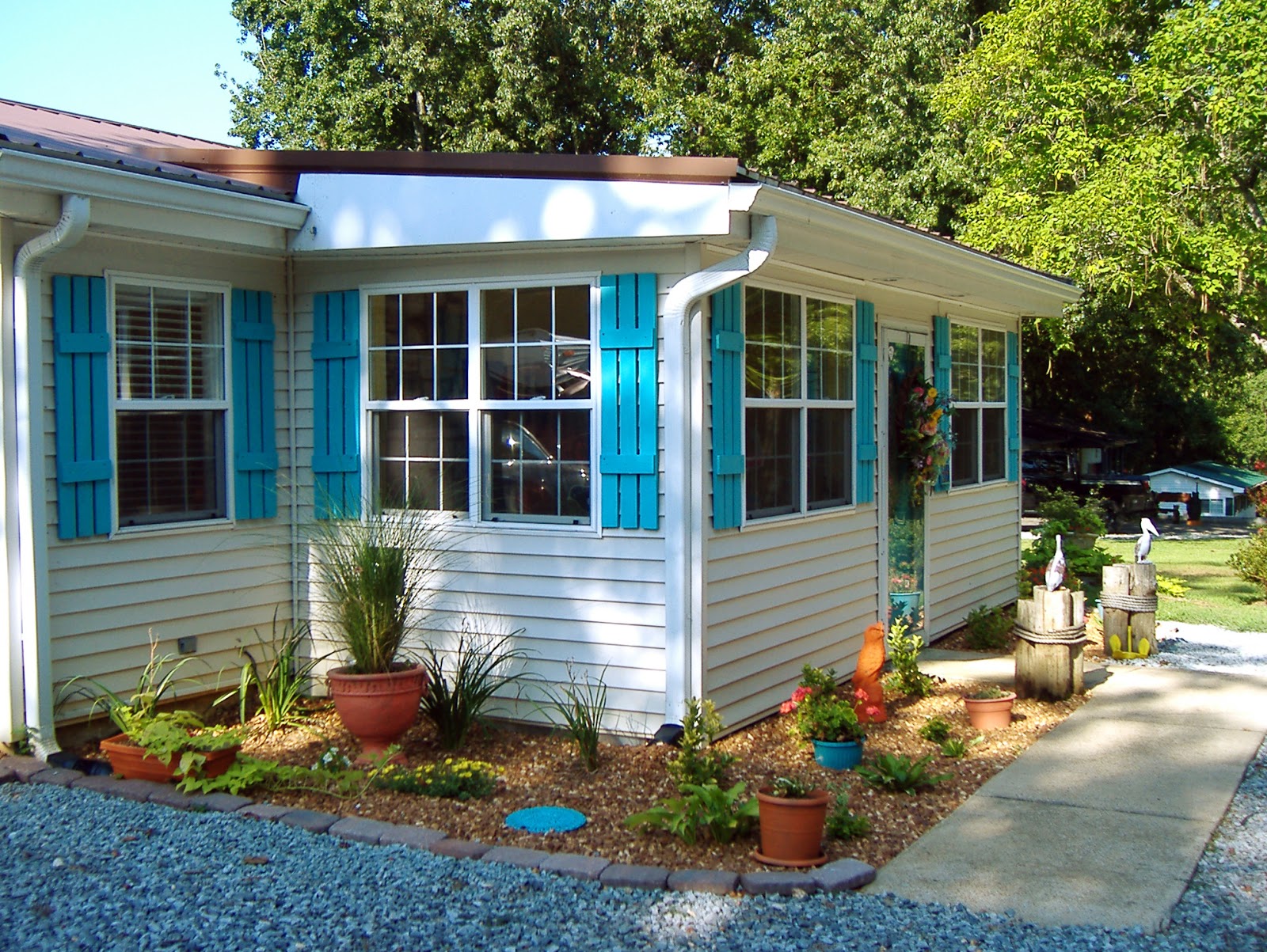 Paris Landing Lake Style Landscaping & Patio