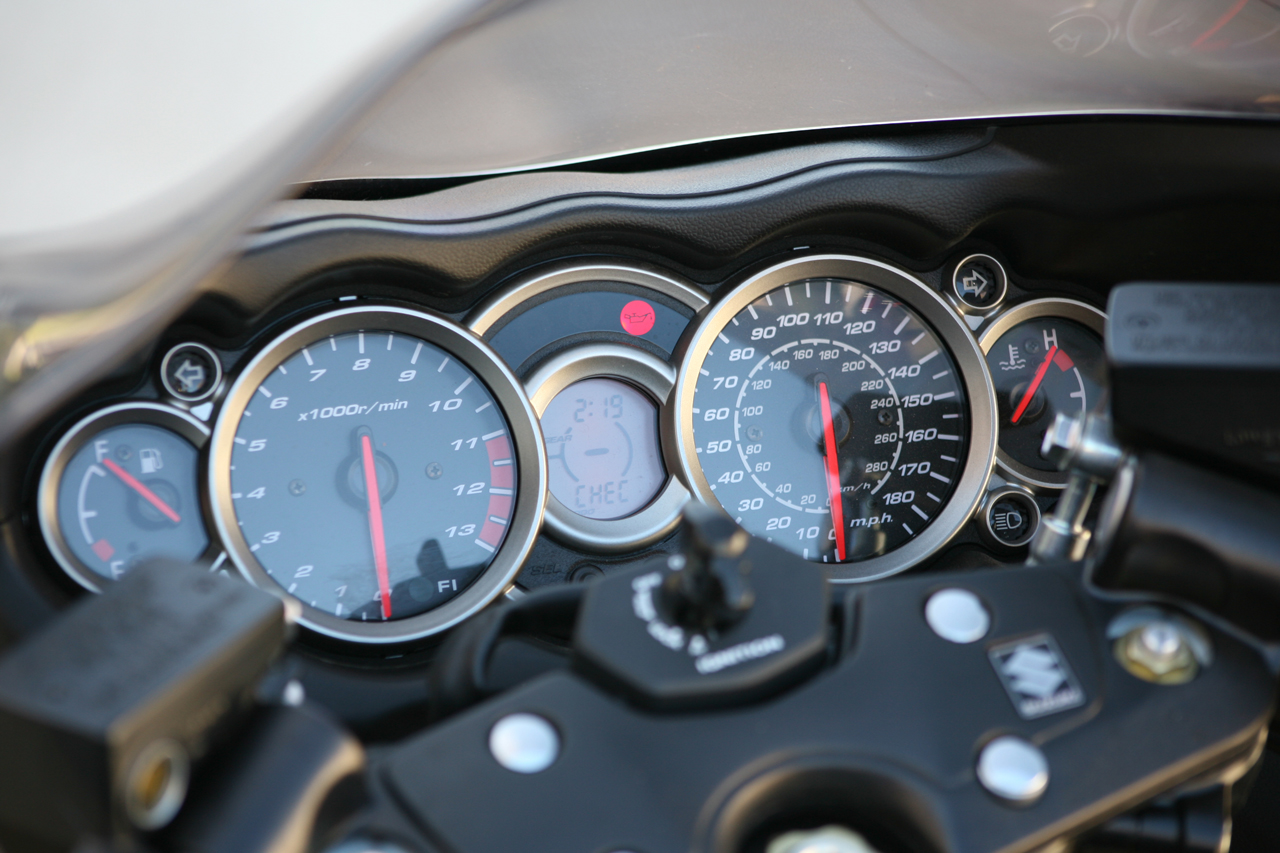 suzuki hayabusa speedometer
