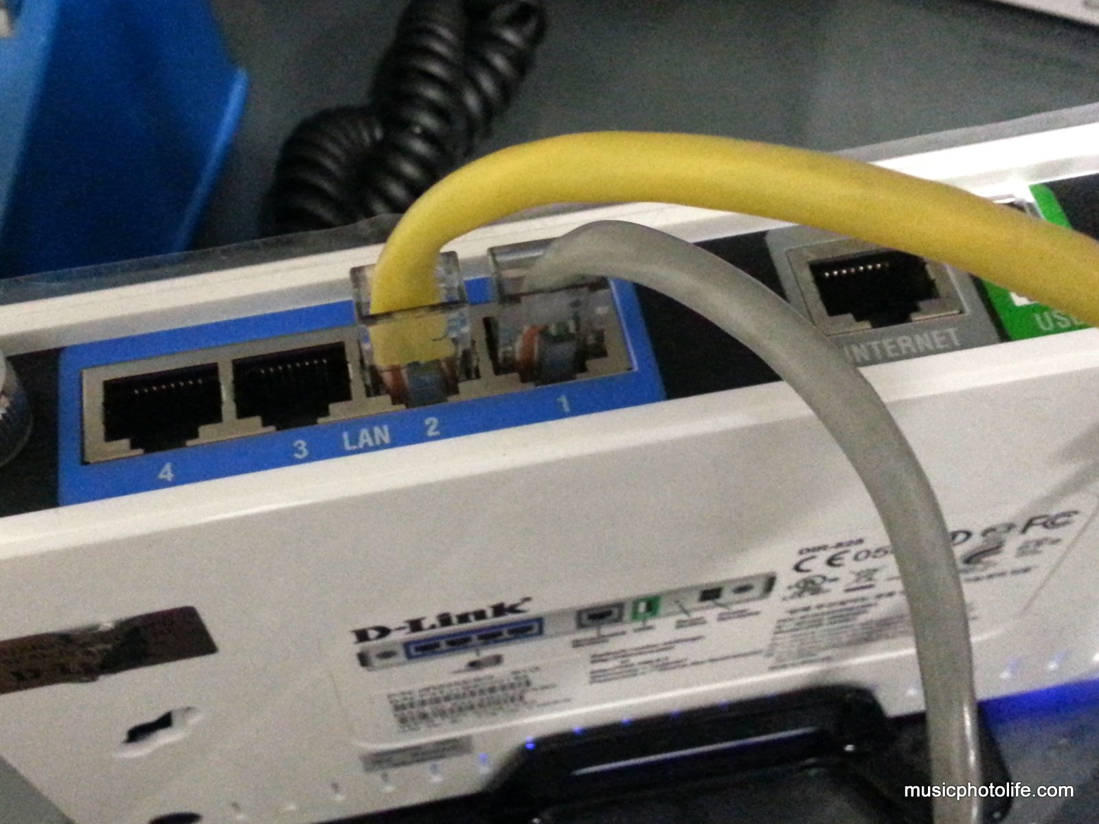 Подключить роутер д линк к вай фай. Lan/wan wifi роутер. Как подключать wi-fi роутер провода. Роутер d link 615 схема подключения. Не работает лан.