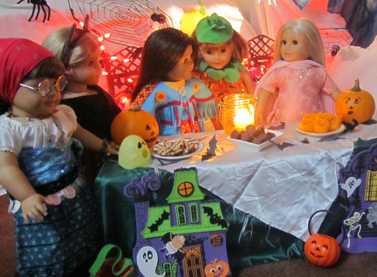 The Savage Dolls: A Spooky Party!