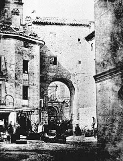 Puerta de Valencia, Zaragoza