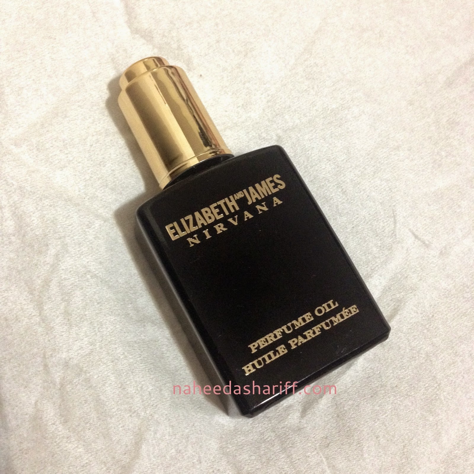 Tasteful in Toronto Review Elizabeth and James Nirvana Black Perfume
