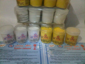 Cream Ling zhi Whitening Racikan Alami Asli Harga Grosir | DISTRIBUTOR