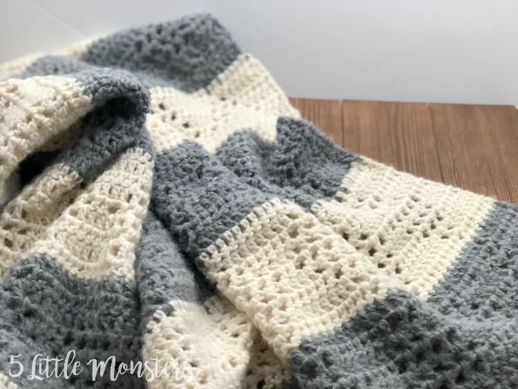 5 Little Monsters Dreamy Diamonds Throw