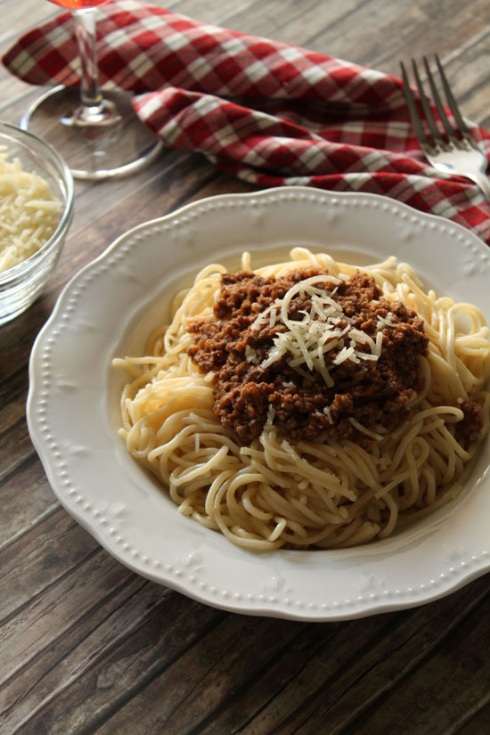 μακαρονάδα με κιμά | theonewithallthetastes.com