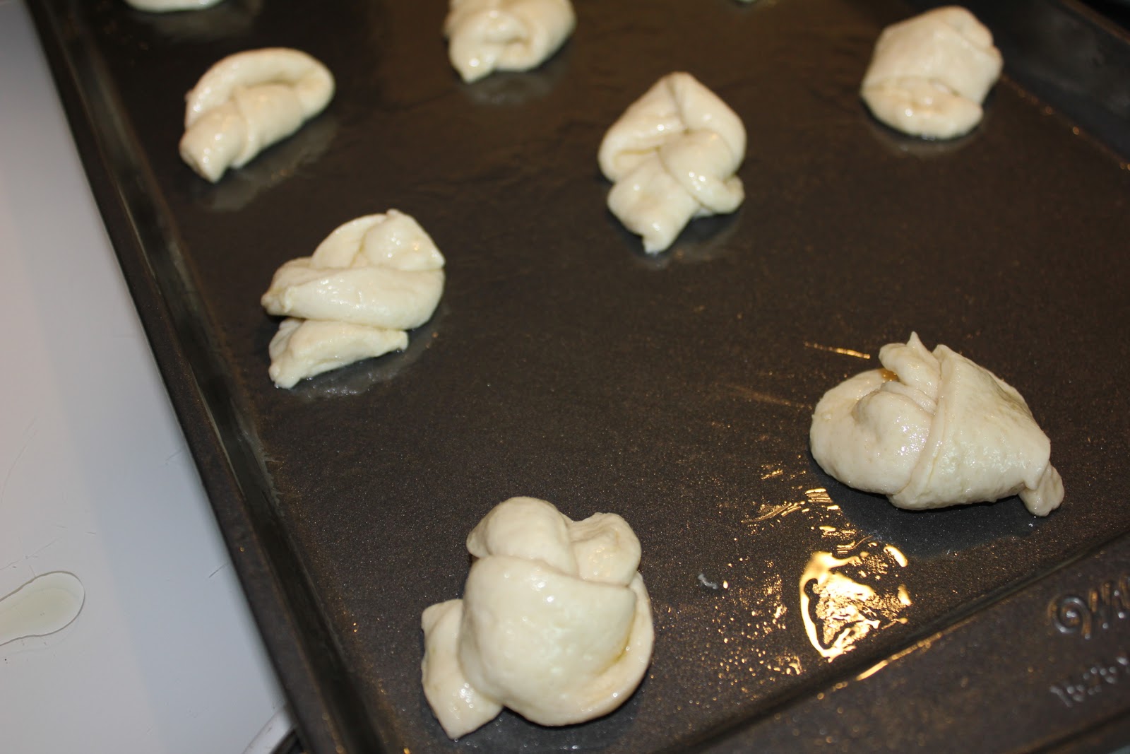 Hoodwinked in Houston Easy Garlic Knots