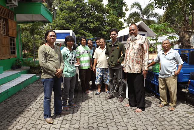 Wakil Ketua DPRD H.Sutikno,BSC Bagikan Gerobag Ke PKL