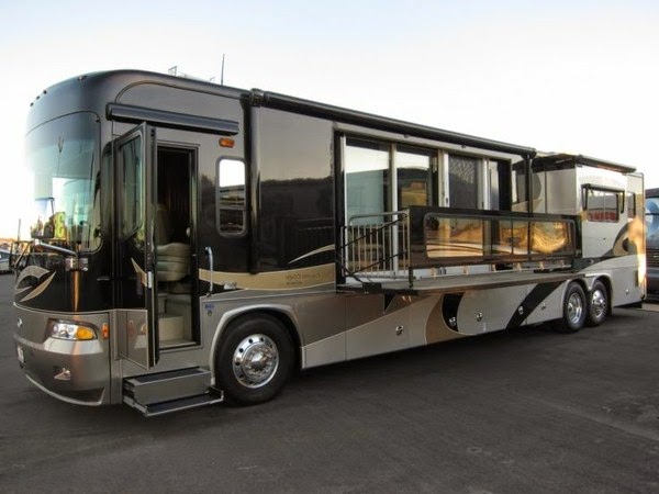 50 fantastic luxury motor-homes on wheels!