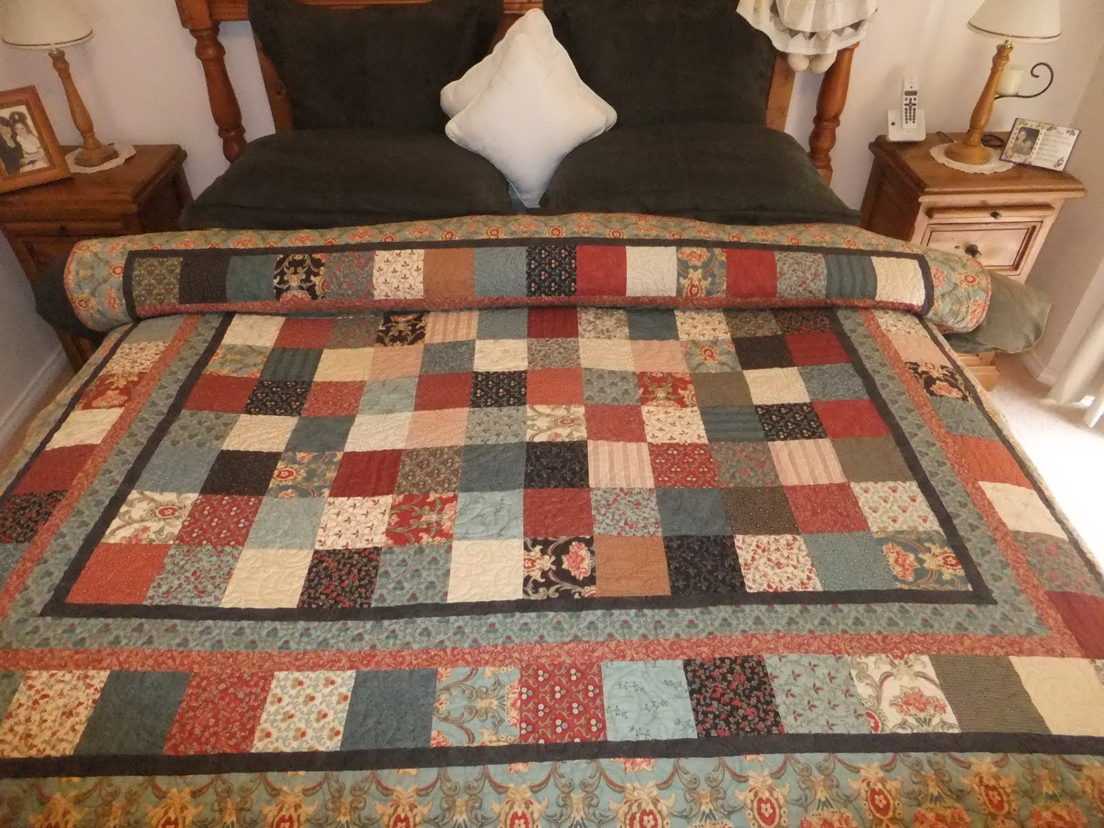 Show and Tell "Very Easy" Layer Cake Quilt
