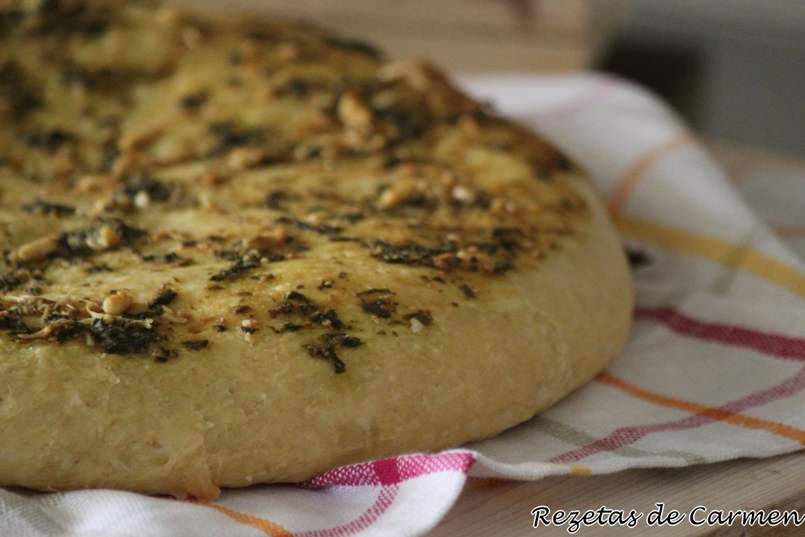 Focaccia al pesto