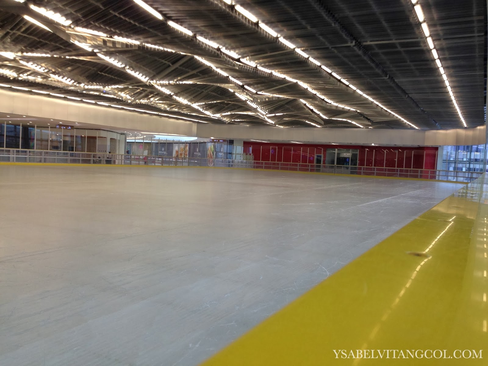 Pleasantly Chic has moved! The MEGA Comeback SM Megamall Ice Skating Rink