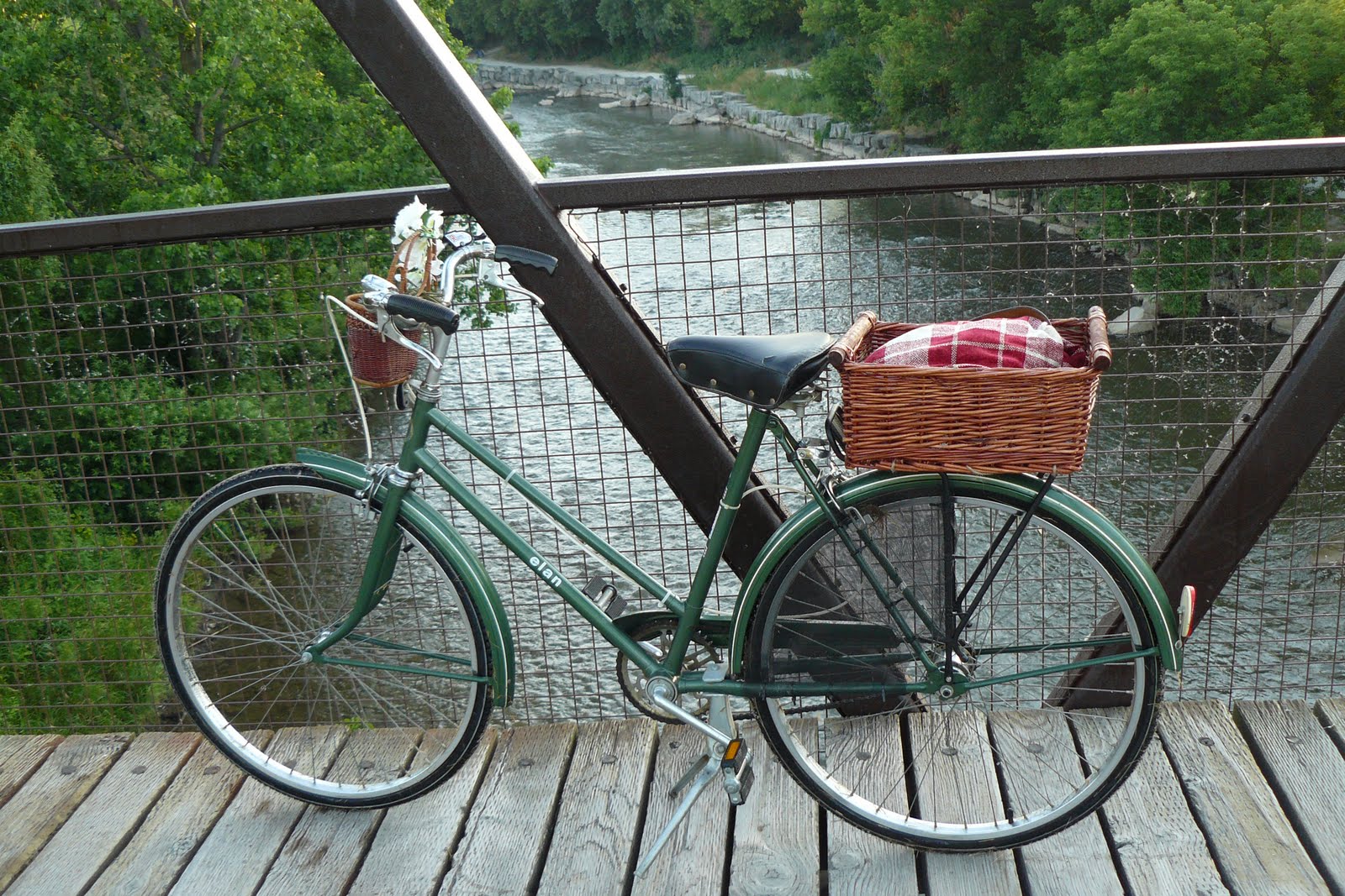 The Book Remedy How to Make a Dress Guard/Skirt Guard/Coat Guard for