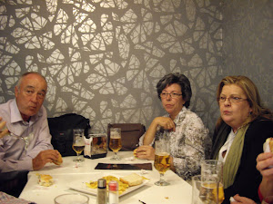 Cena con amigos después de la exposición en Granada