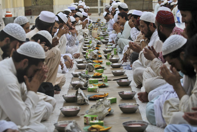 Hal-hal yang Disunnahkan Pada Saat Menjalankan Puasa di Bulan Ramadhan