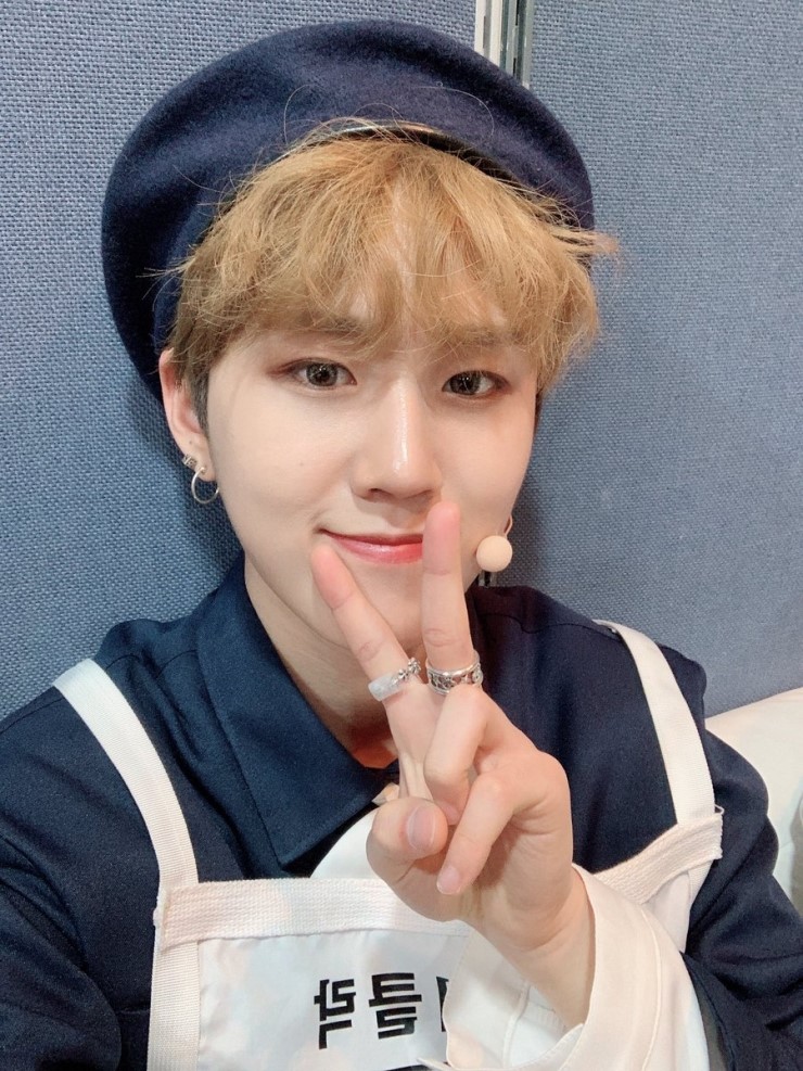 영또베라고 할정도로 베레모 많이쓰는 아이돌 | 인스티즈