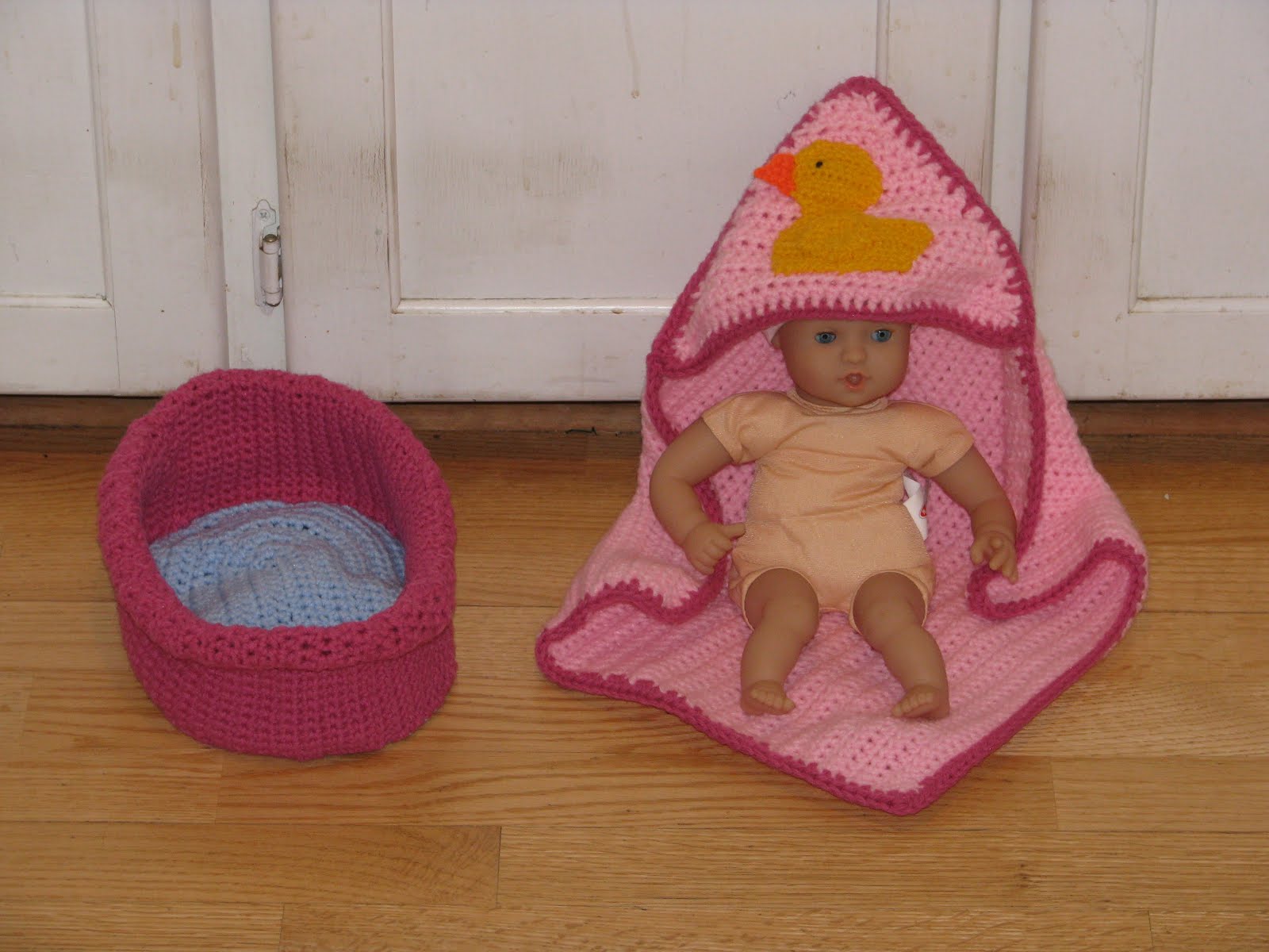 Craft Attic Resources: Baby Doll Crochet Hooded Towel