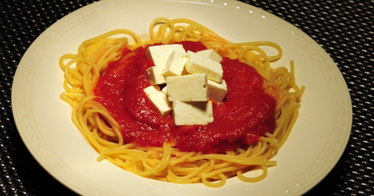 Spaghetti met saus van geroosterde paprika