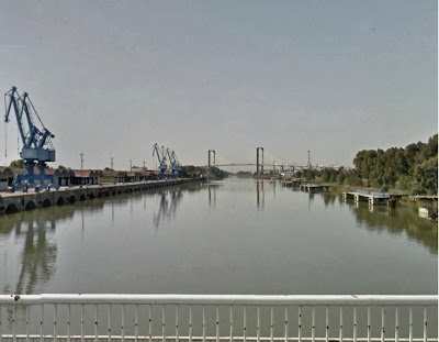 Pantalanes y puerto desde el puente de Las Delicias