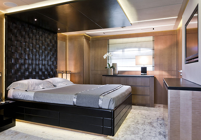 Pershing 108 Luxury Yacht