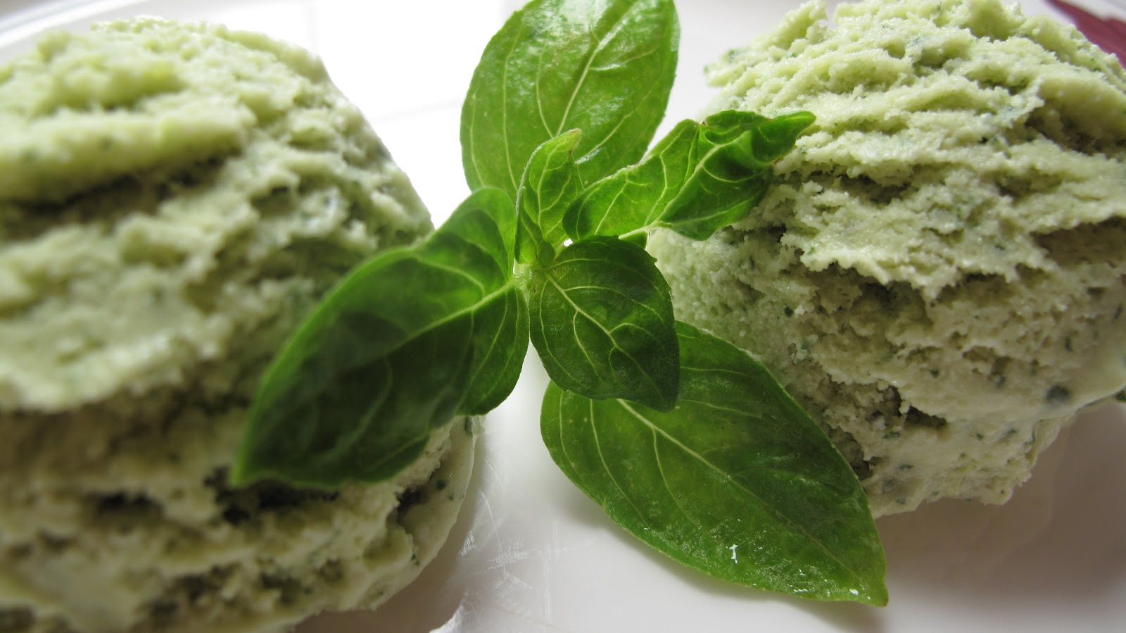 de keukenmeid rich basil ice cream