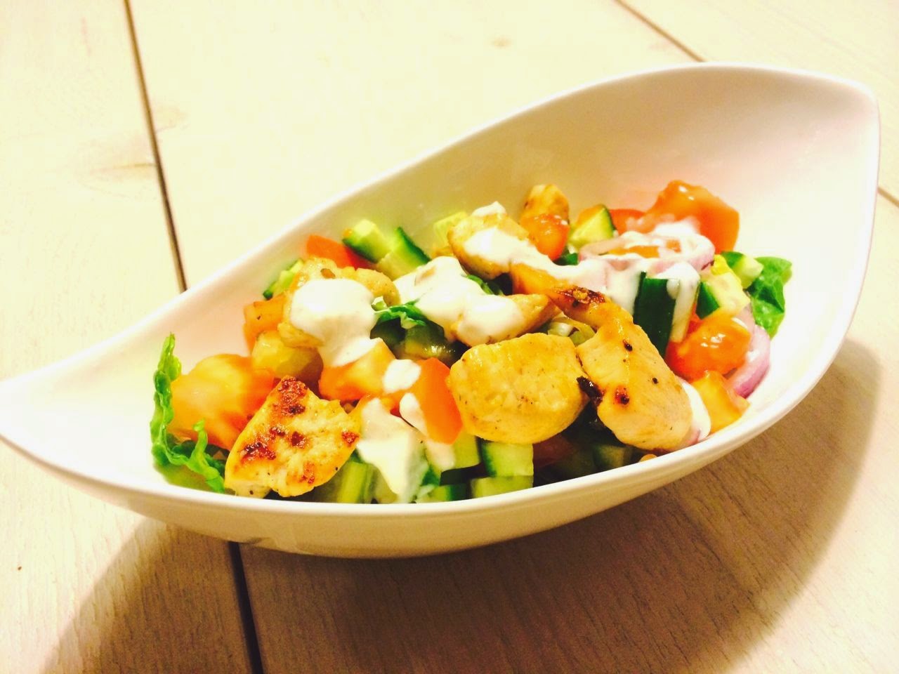 Meine Sattmacher: Sattmacher Salat mit Hähnchen und Joghurt-Knoblauch ... Meine Sattmacher: Sattmacher Salat mit Hähnchen und Joghurt-Knoblauch ...