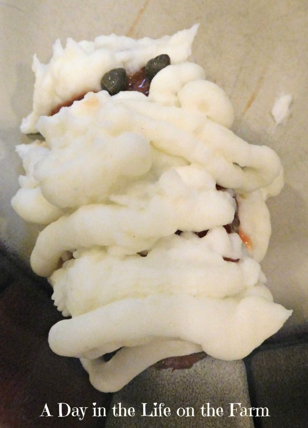 A Day In The Life On The Farm Mini Mummy Meatloaf Halloween Kitchenmatrixcookingproject