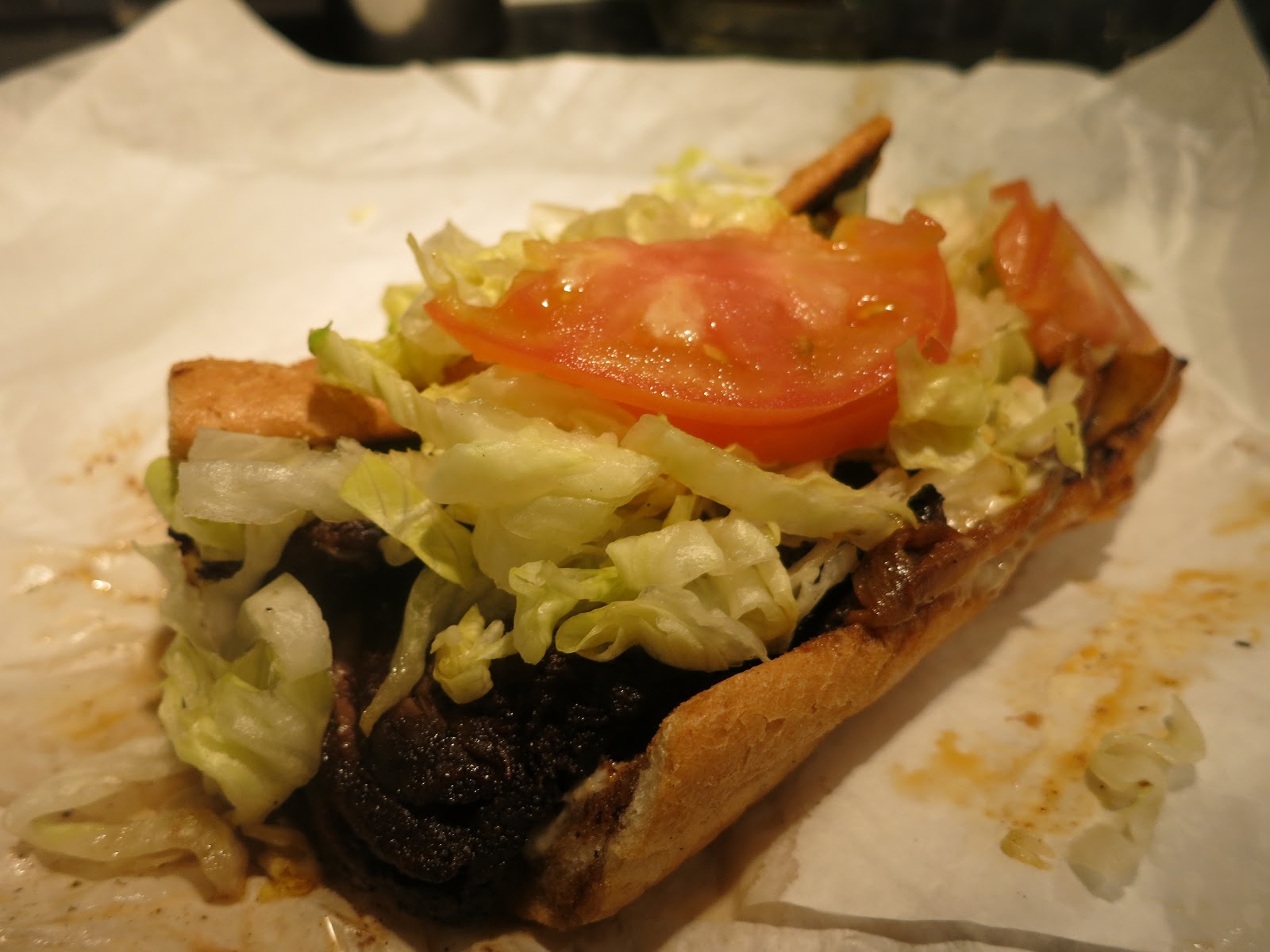 Smokin' Chokin' and Chowing with the King Art's DriveIn