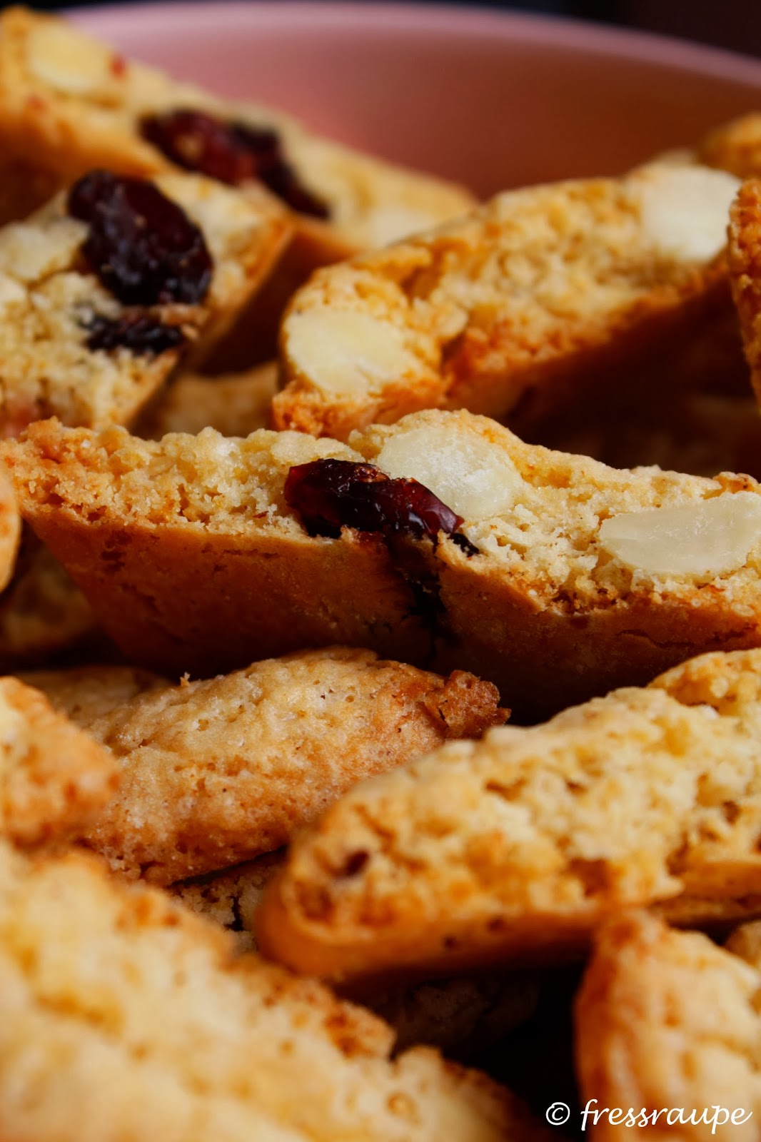 fressraupe: Cantuccini mit Cranberries und weißer Schoki