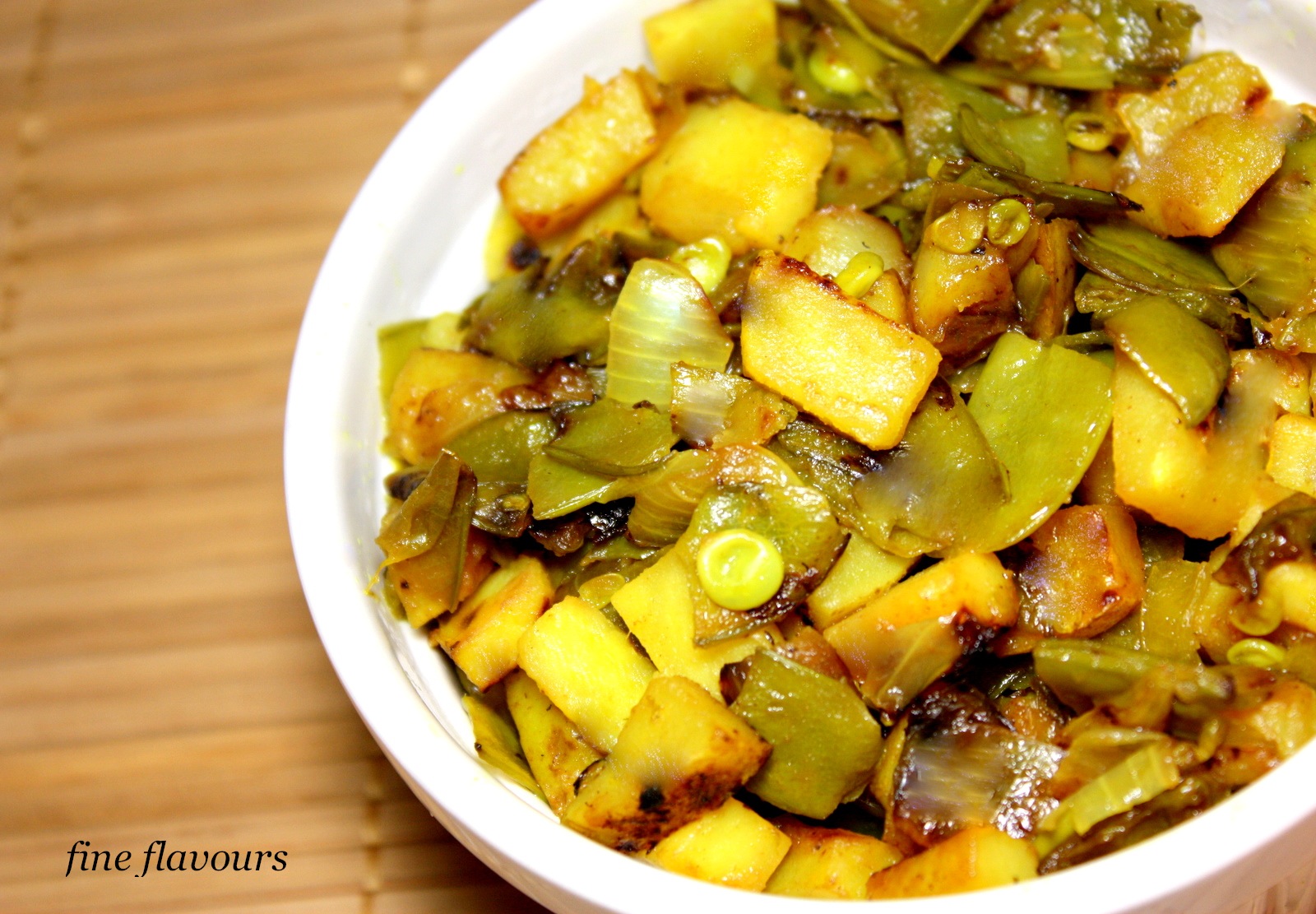 Fine Flavours POTATO SNOW PEAS MEZHUKUPURATTI