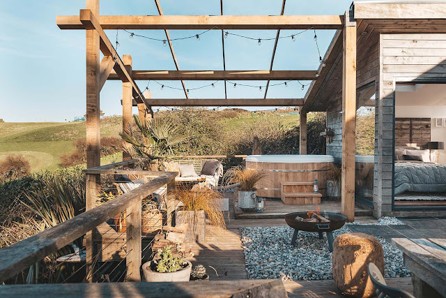 THE LIMIT  Charming beach retreat  in north Cornwall