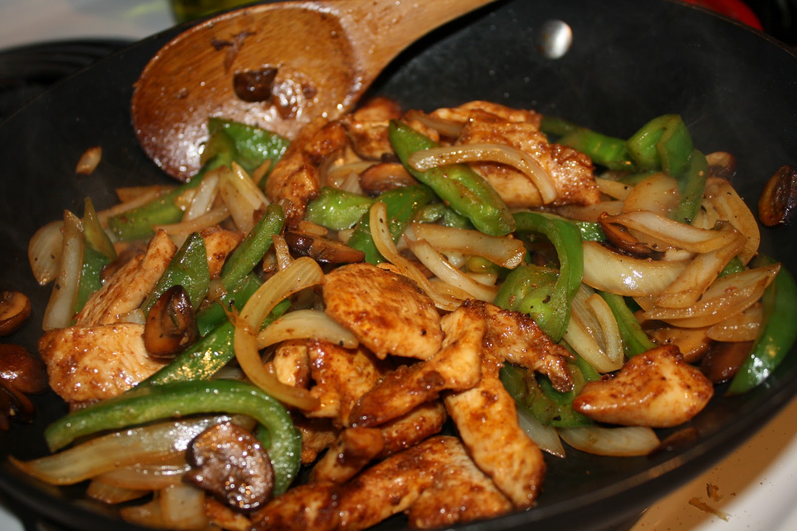 a day in the kitchen of... chicken fajitas with avocado