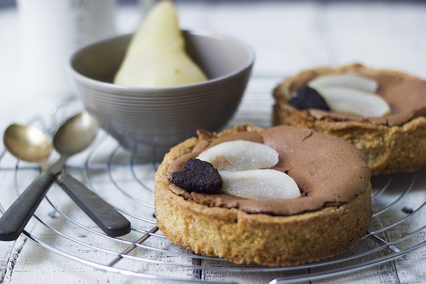 http://carnet-sucre.blogspot.com/2017/03/tartelette-poire-chocolat.html