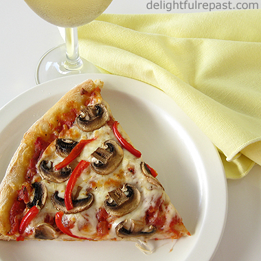 The Best Homemade Pizza / www.delightfulrepast.com