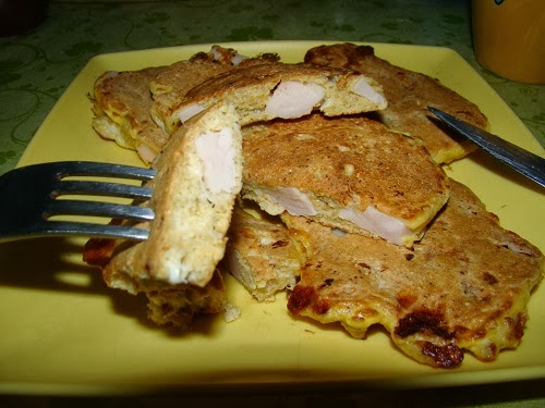 Clatite aperitiv cu sunca de curcan