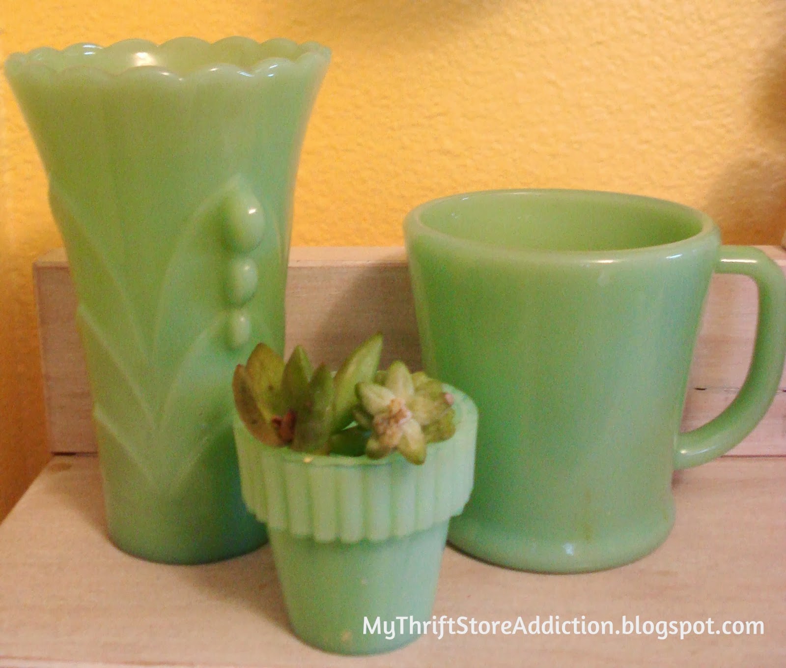 vintage jadeite vase