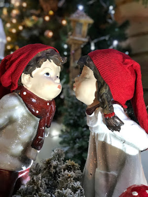 Küss mich! Weihnachtsausstellung im Löwenbräu - Baden-Baden zugunsten krebskranker Kinder Küss mich! Weihnachtsausstellung im Löwenbräu - Baden-Baden zugunsten krebskranker Kinder