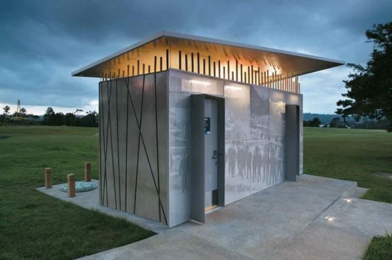 Desain toilet minimalis di ruang publik