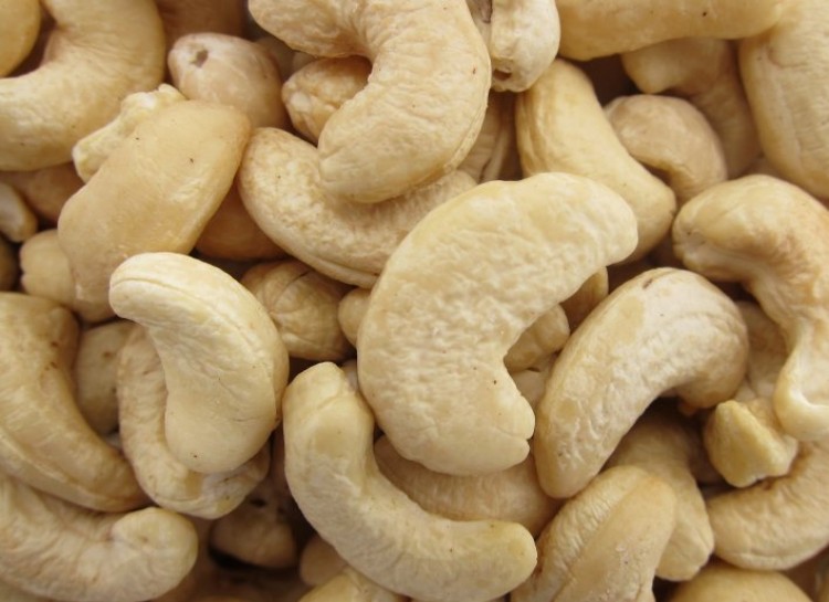 Кешью w240? w320. Орешки кешью. Кешью польза. Орешки кешью. Орехи кешью.