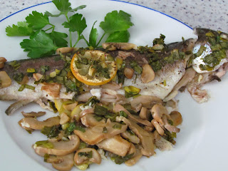 Pastrav cu ciuperci la cuptor / Baked Trout with Mushrooms