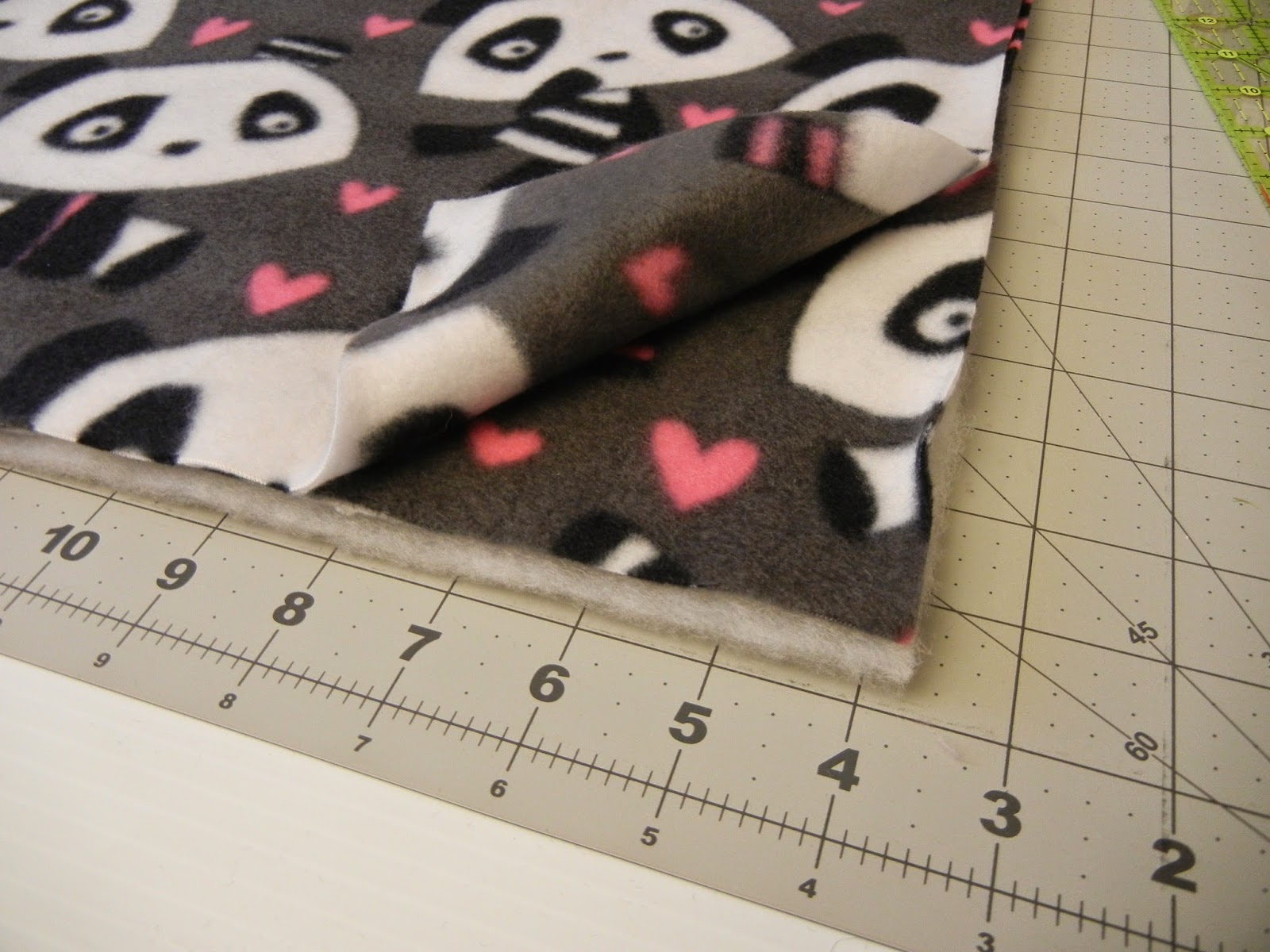 knottyness Guinea pig cuddle sack tutorial