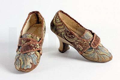 How To Paint Your Leather Devonshire 18th Century Shoes – American Duchess  Blog