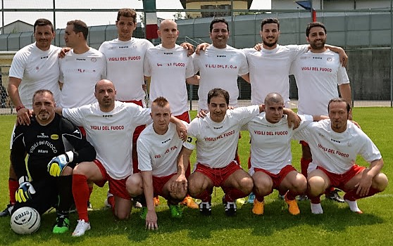 La squadra dei Vigili del Fuoco terzi classificati al terzo Memorial 2015.