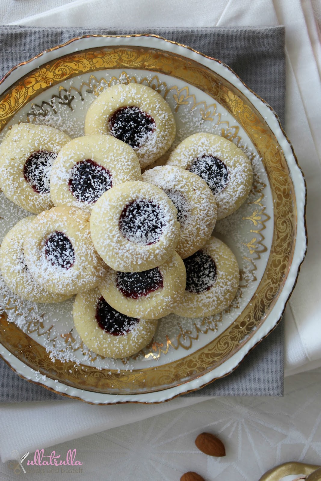 ullatrulla backt und bastelt: Weihnachtsbäckerei | Engelsaugen ullatrulla backt und bastelt: Weihnachtsbäckerei | Engelsaugen