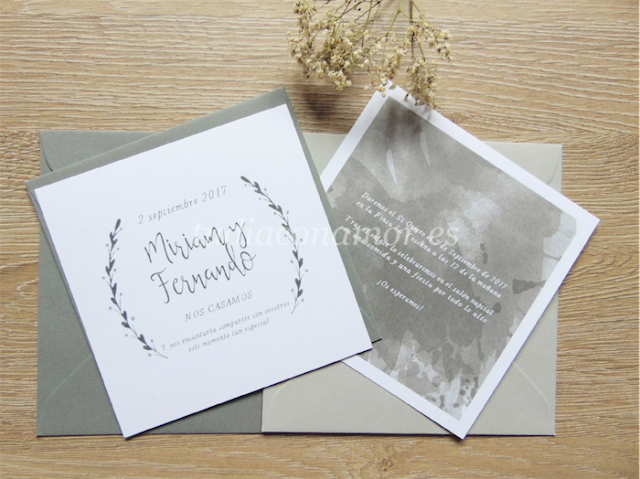 Invitaciones para boda de invierno Invitación clásica y elegante en color gris pintada en acuarela con ramas en forma de corona